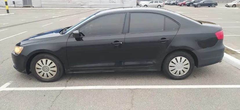 Авто Volkswagen Jetta 2013