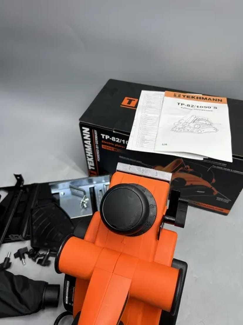 Рубанок електрорубанок Tekhmann TP-82/1050S Кріплення до столу