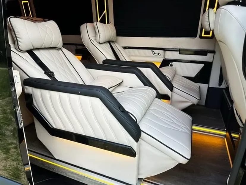 106 Mercedes-Benz Sprinter Vip класу для трансфера в Краків Варшава