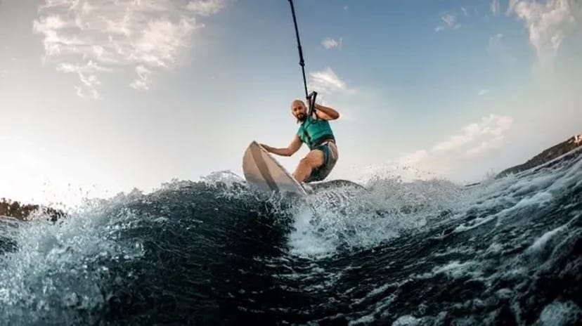 Серфінг за катером