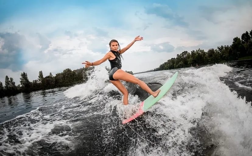 Серфінг за катером