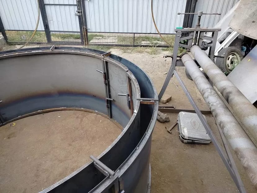 Професійне виготовлення металевих форм для бетонних кілець під замовлення