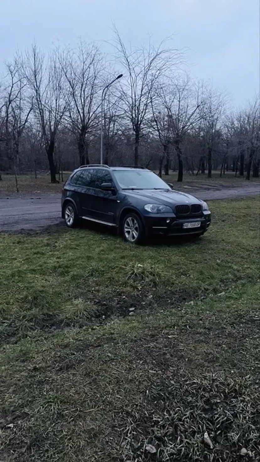 Автомобіль з водієм