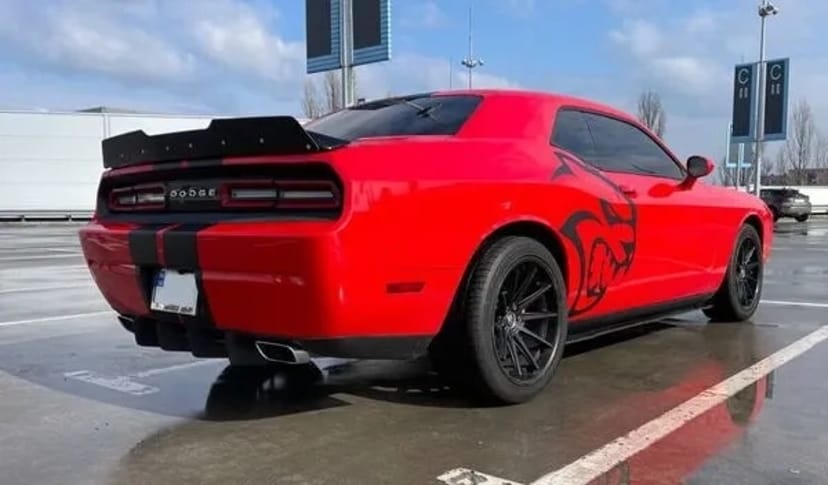 399 Dodge Challenger 3.6 л без водія подобово