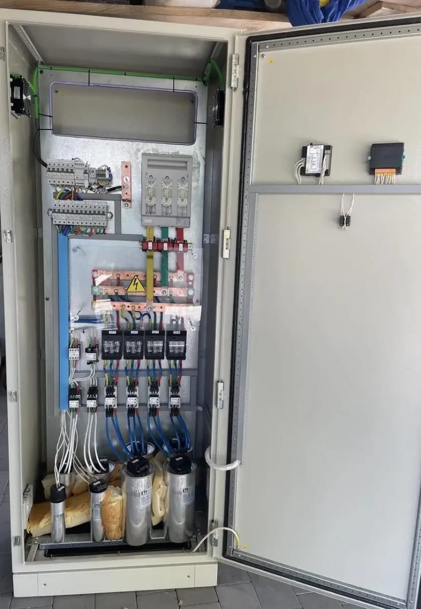 Комплектні конденсаторні установки АКУ