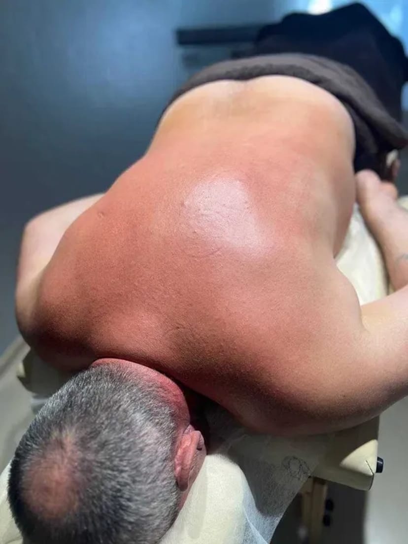 Професійний масаж, послуги косметолога