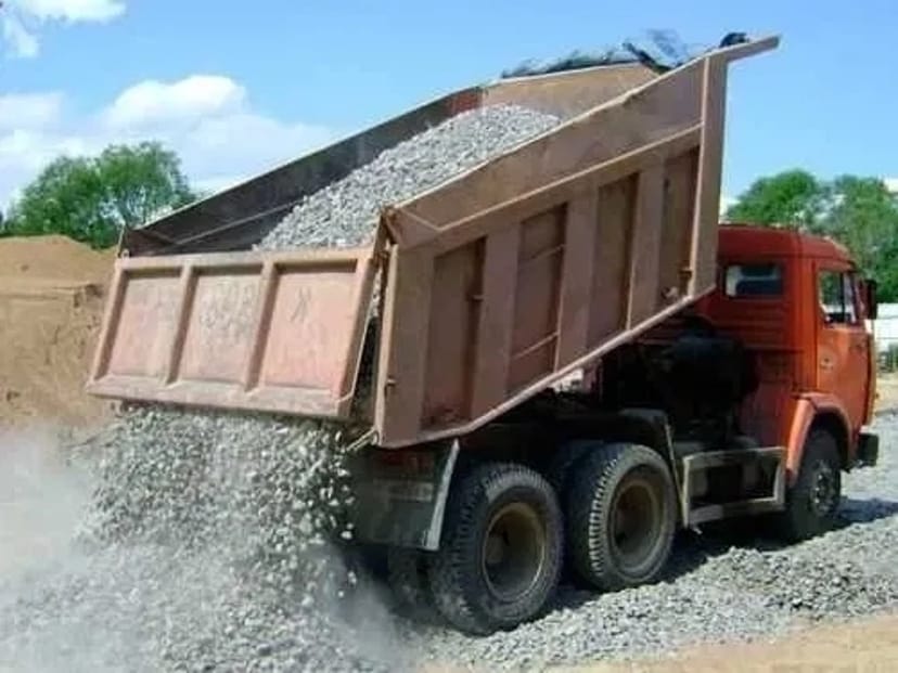 Доставка щебеню, піску, відсіву, торфу, чорнозему, будматеріалів, вивіз будівельного сміття. Авто. Камаз, Зіл.