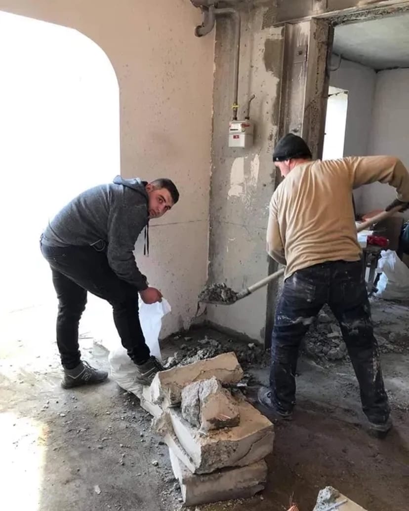 Демонтаж стін стяжки підлоги санвузлів сантехкабіни перепланування квартир