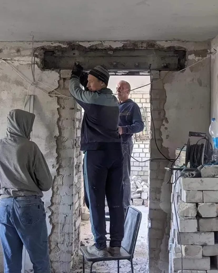 Демонтаж стін стяжки підлоги санвузлів сантехкабіни перепланування квартир