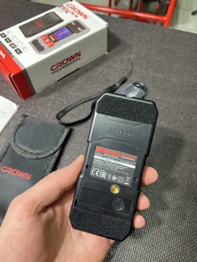 Детектор прихованої проводки CROWN CT44095