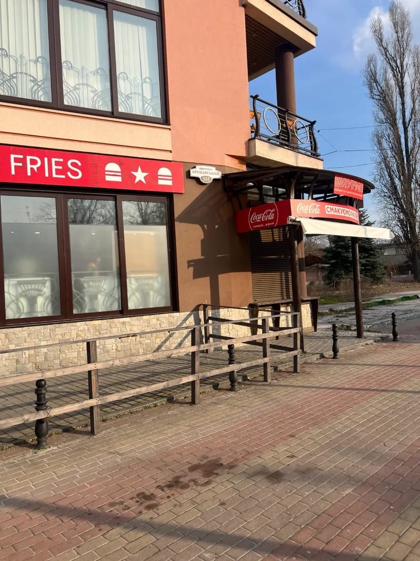 Фасадне приміщення 330 м2 на Гідропарку