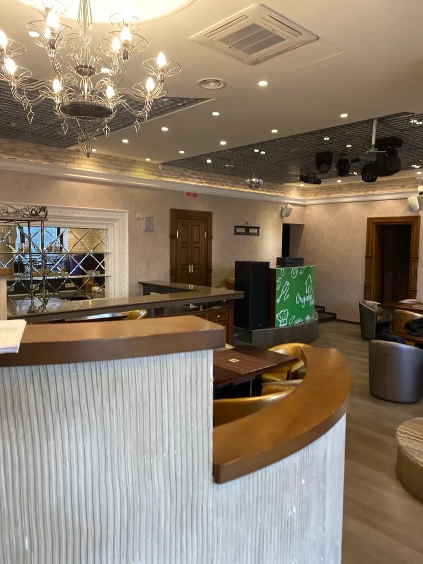 Фасадне приміщення 330 м2 на Гідропарку