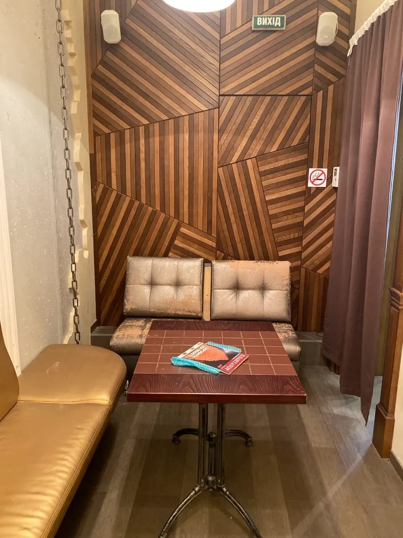 Фасадне приміщення 330 м2 на Гідропарку