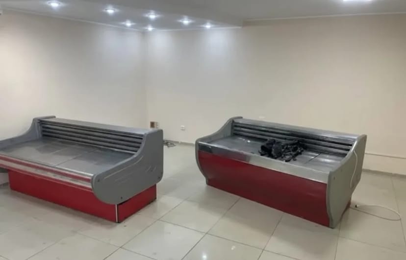 Холодильна вітрина, гнуте панорамне скло