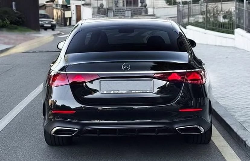 222Mercedes Benz E-class W214 з водієм або без водія
