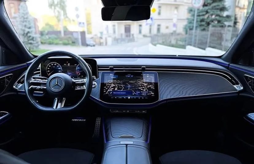 222Mercedes Benz E-class W214 з водієм або без водія