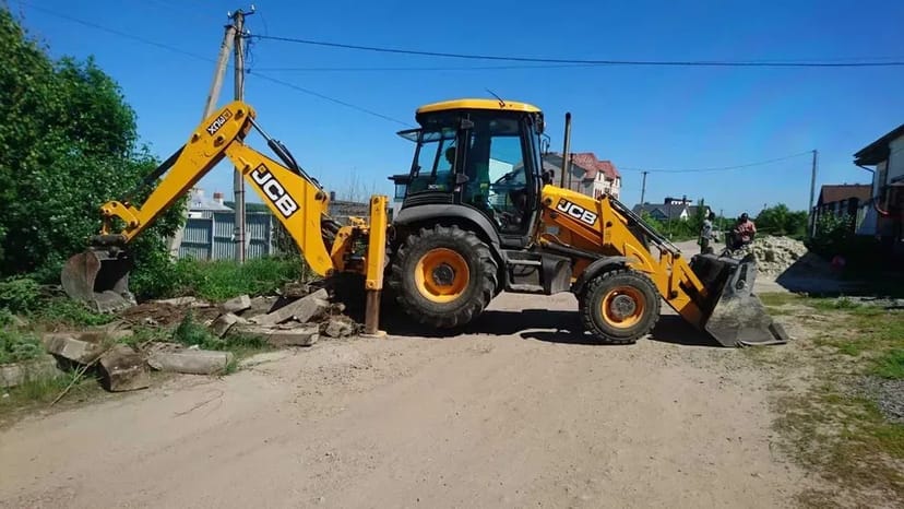 Послуги екскаватора-навантажувача/трактора JCB 3CX.