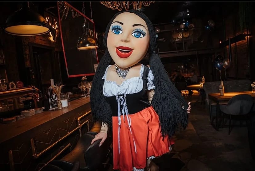 Білий ведмідь Умань ляльковий стриптиз замовити аніматора.