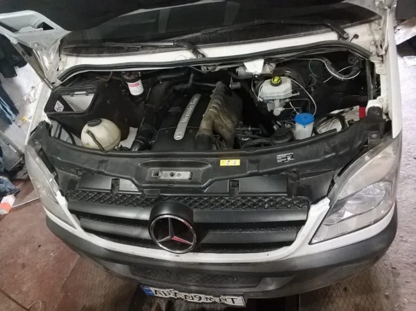 Ремонт-заміна моторів ом651 на Спрінтер 906 установка om602 om612