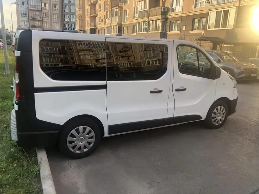 Мікроавтобус Renault Traffic