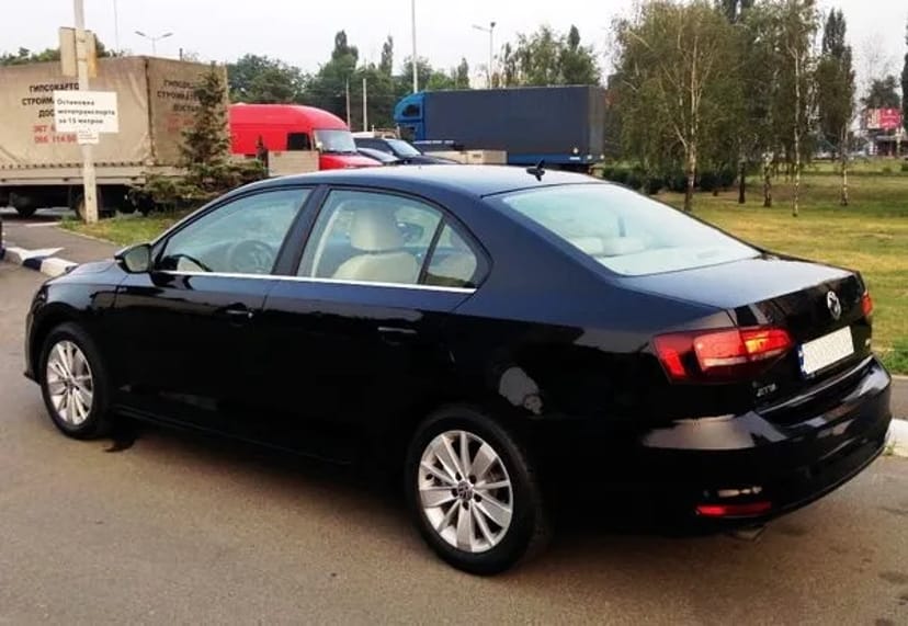 158 Volkswagen Jetta на весілля 