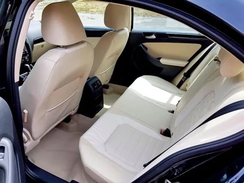158 Volkswagen Jetta на весілля