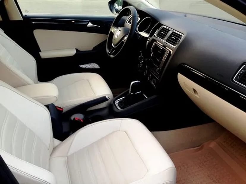 158 Volkswagen Jetta на весілля 