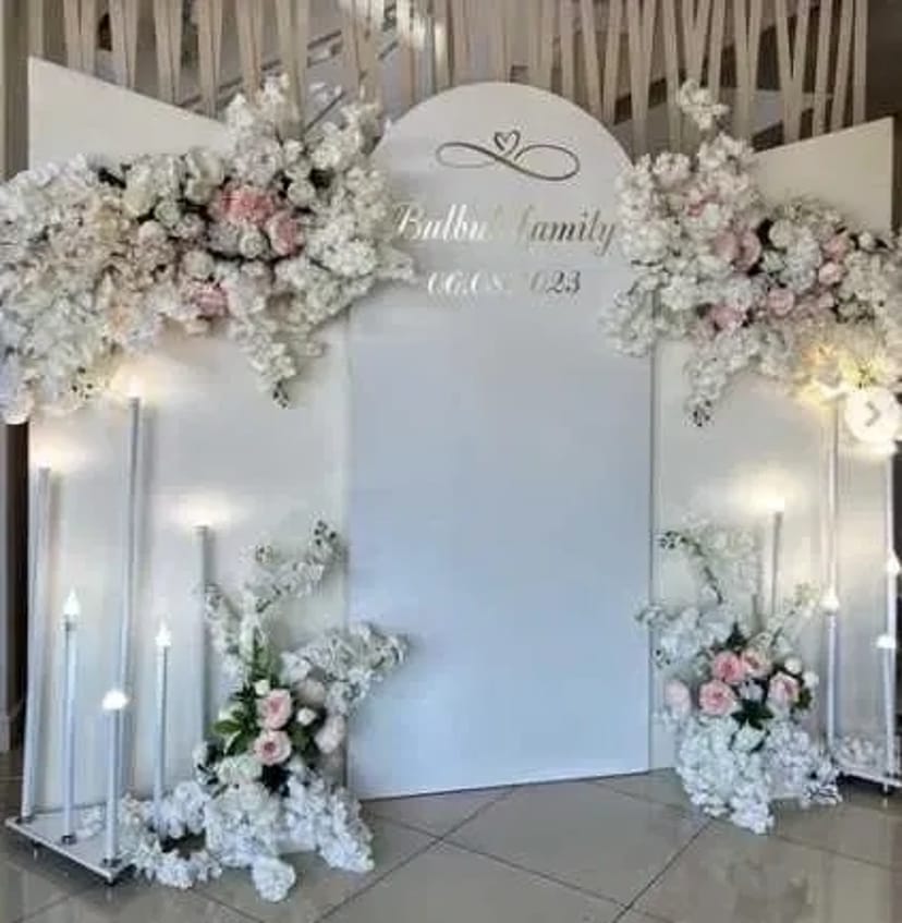 Ведуча-тамада.Музика.Дим.Холодні фонтани. Декор.