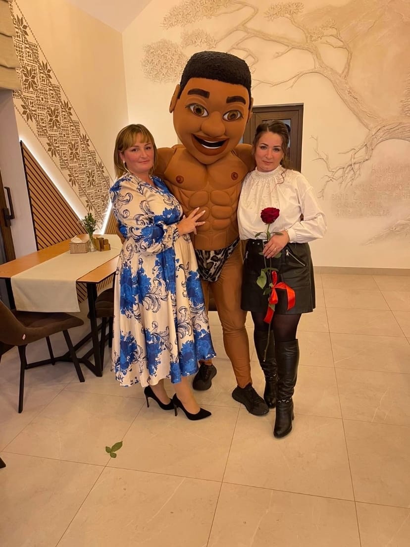 Стриптизер Буковель .Привітання на виїзд.Стриптизерка.Жартівливий стриптиз