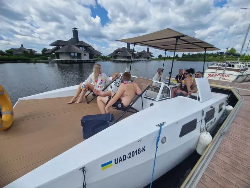 Катера, Катамарани, Яхти