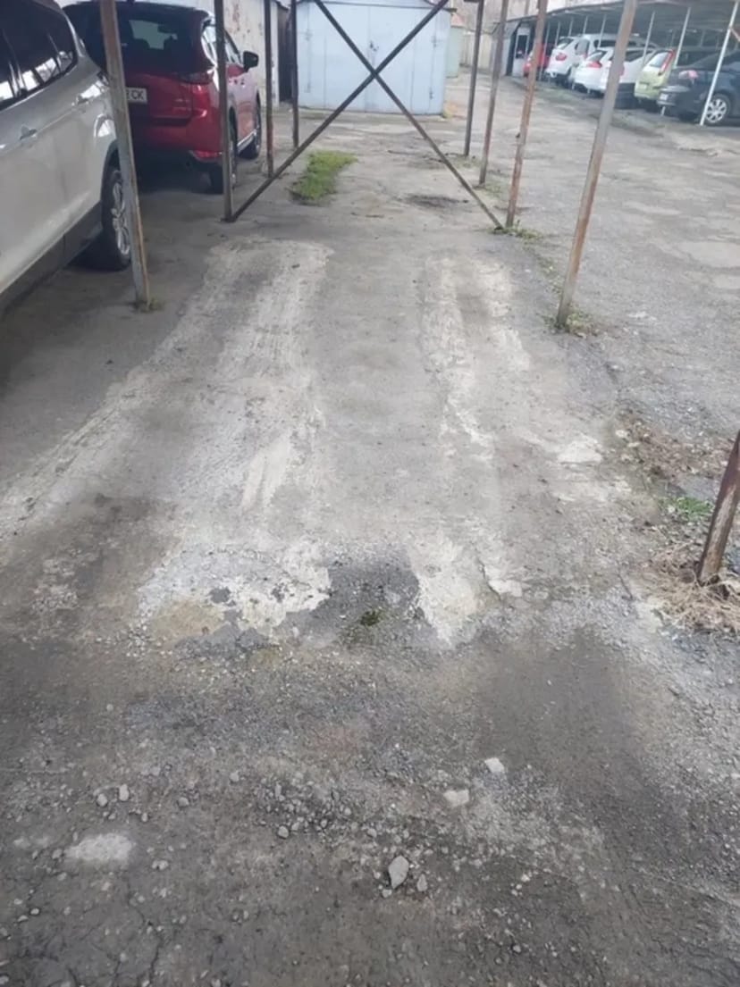 Паркомісце на охоронюваній автостоянці «Електа»