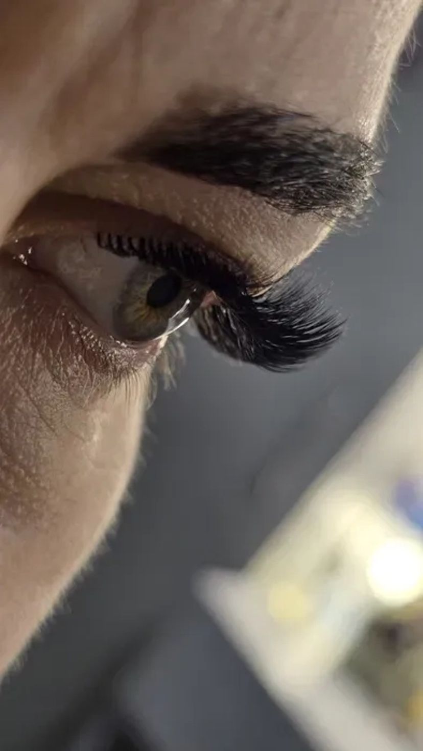 Нарощення вій від 400 грн! фарбування та ламінування брів.