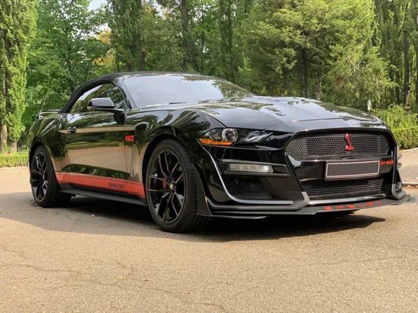427 Кабриолет Ford Mustang GT 5.0 черный в Киеве
