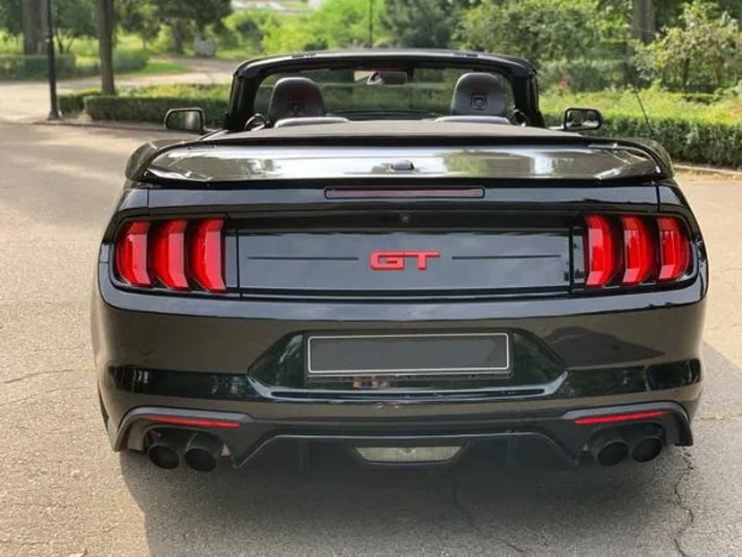 427 Кабриолет Ford Mustang GT 5.0 черный в Киеве