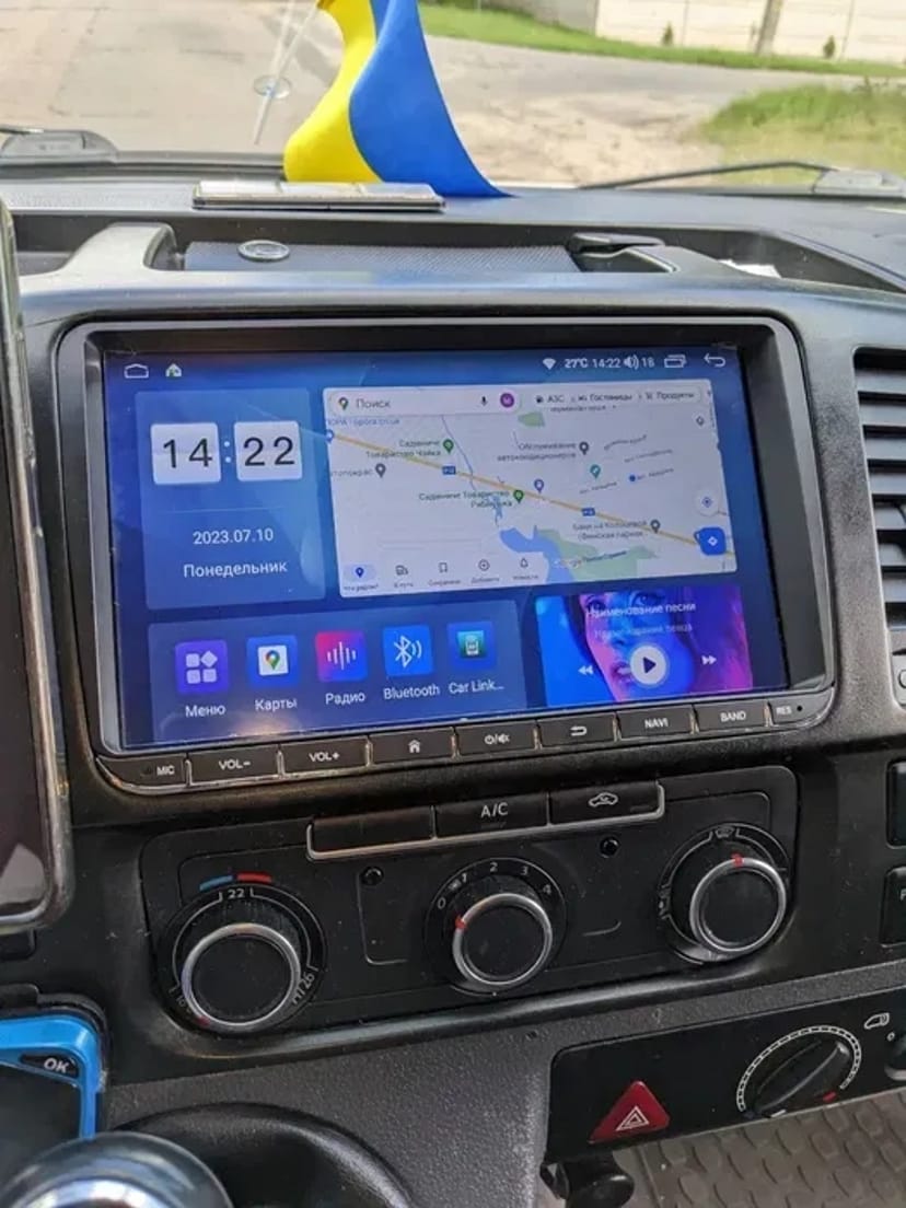 Магнітоли та камери заднього огляду з установкою під ключ