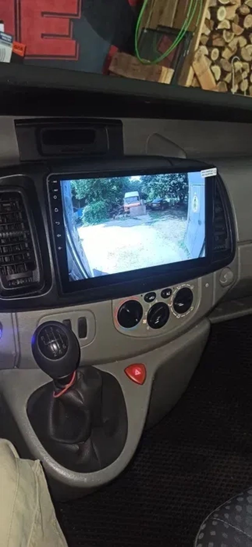Магнітоли та камери заднього огляду з установкою під ключ