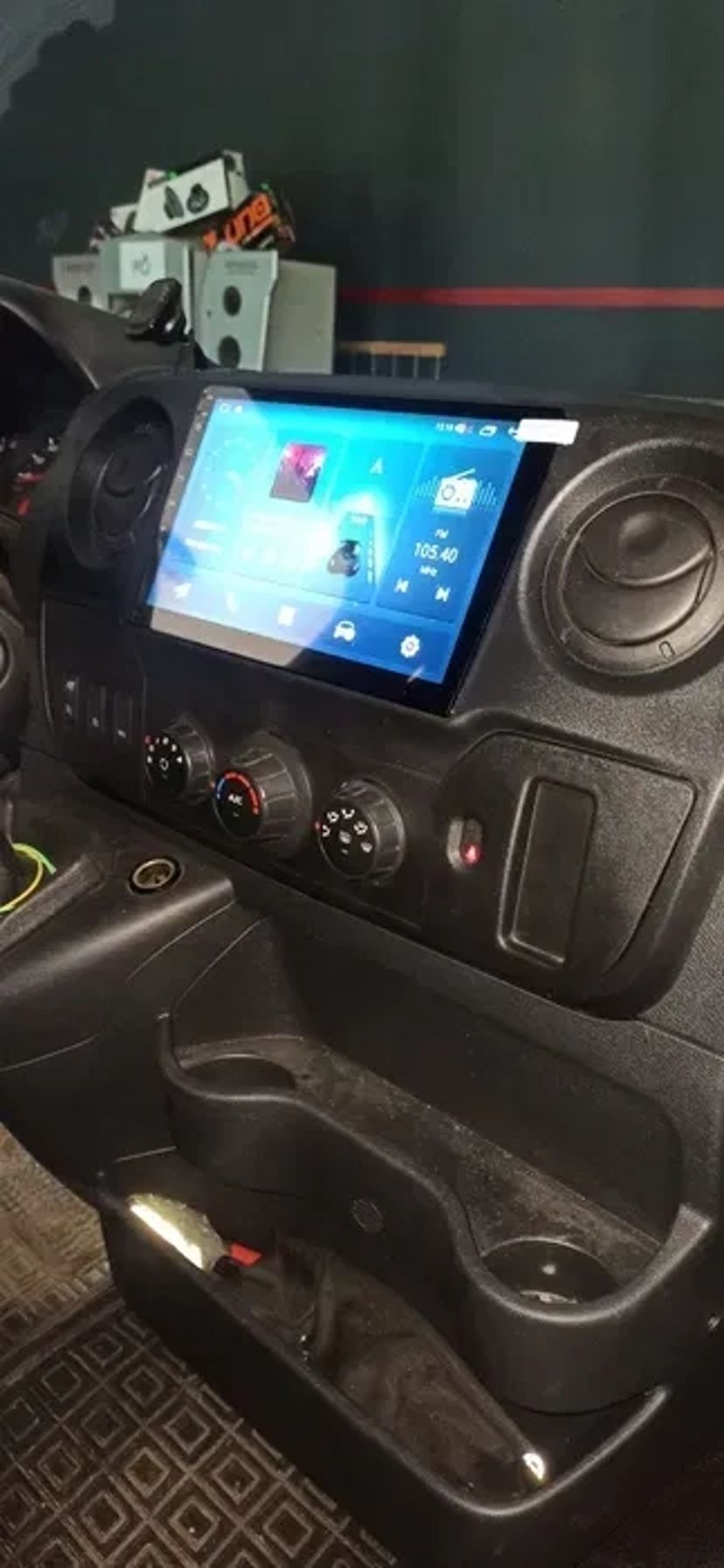 Магнітоли та камери заднього огляду з установкою під ключ