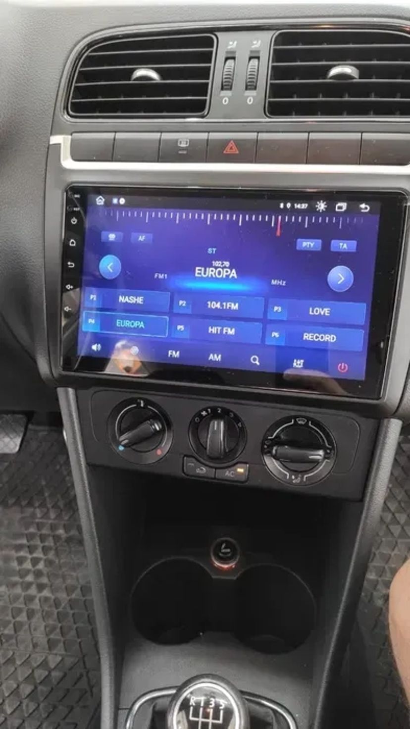 Магнітоли та камери заднього огляду з установкою під ключ