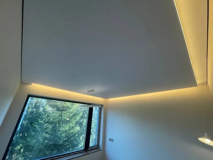 Виконання робіт з монтажу натяжних стель будь-якої складності Професій