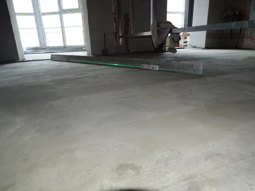 Стяжка підлоги. Штукатурка стін. Монтаж теплої підлоги. Сантехніка.