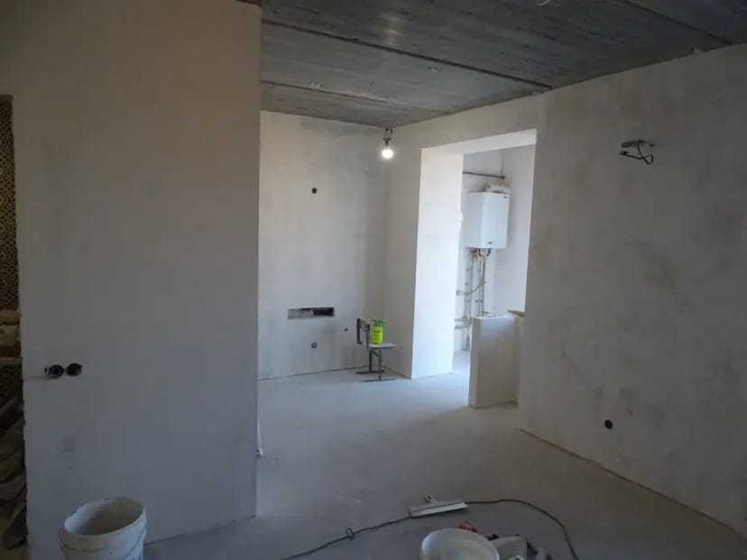 Стяжка підлоги. Штукатурка стін. Монтаж теплої підлоги. Сантехніка.