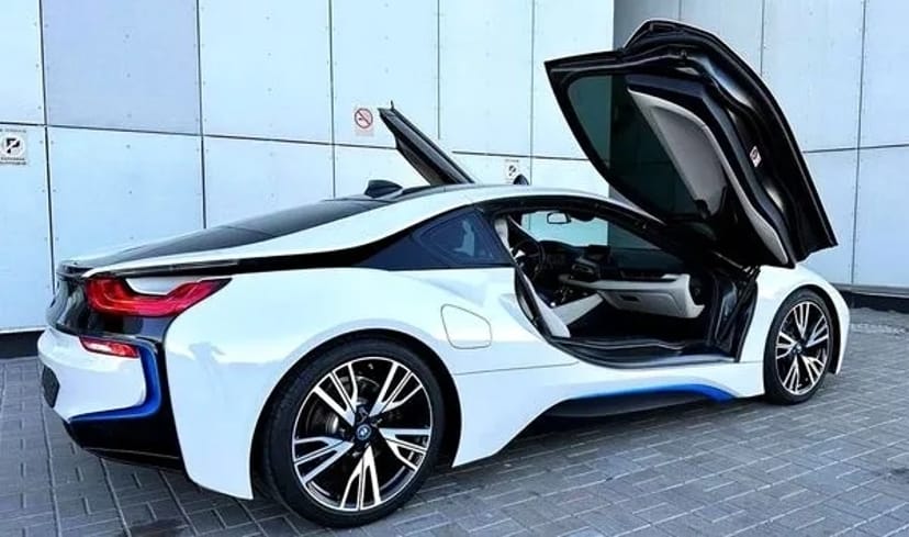 194 Спорткар BMW I8 без водія на фотозйомку відео