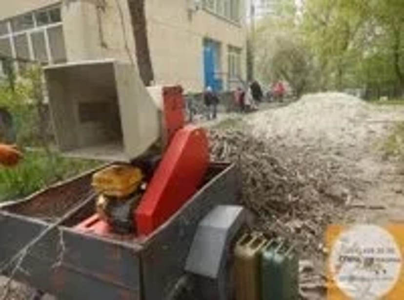 Подрібнювач гілок. Спил дерев Вивіз гілок