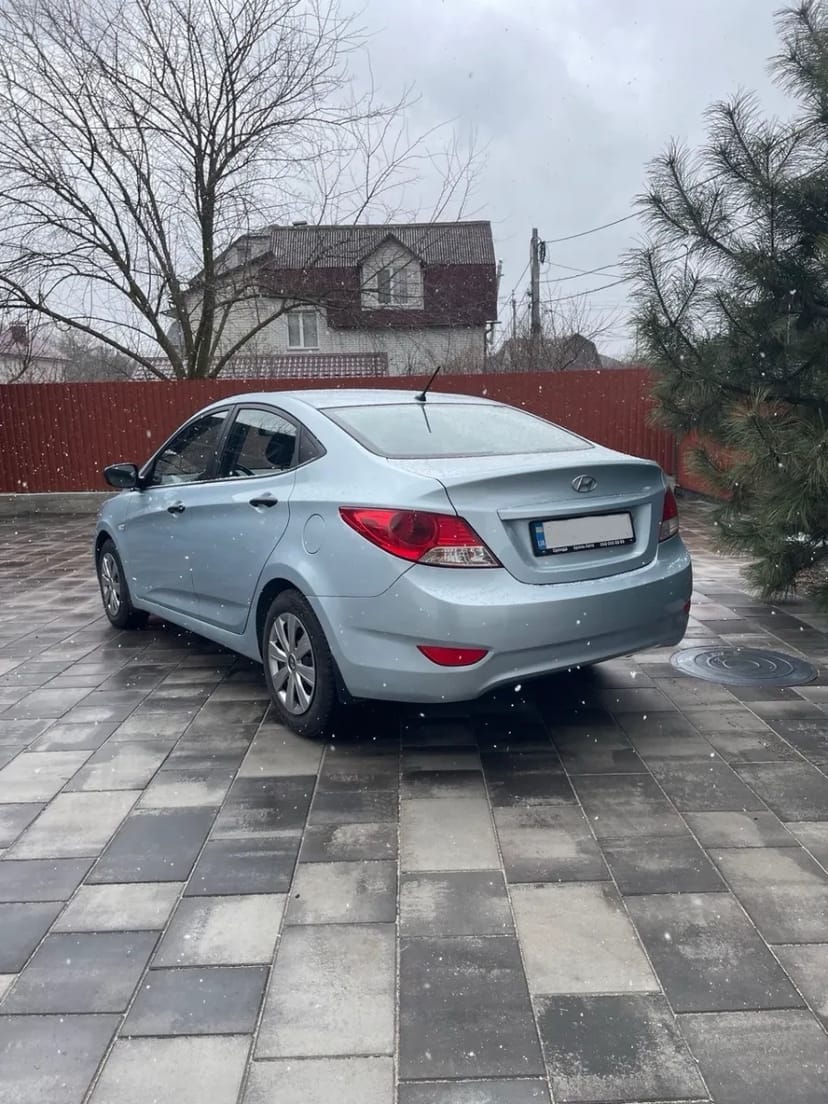Hyundai Accent 2011