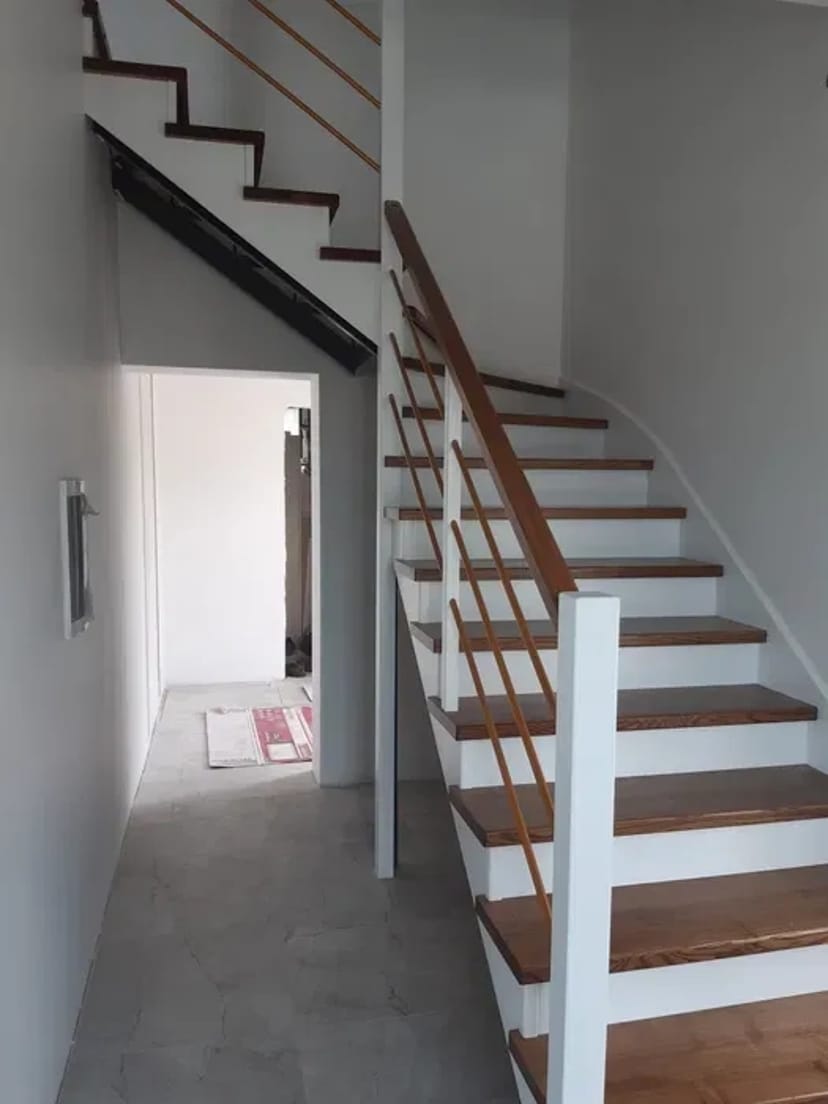 Виготовляємо під замовлення сходи