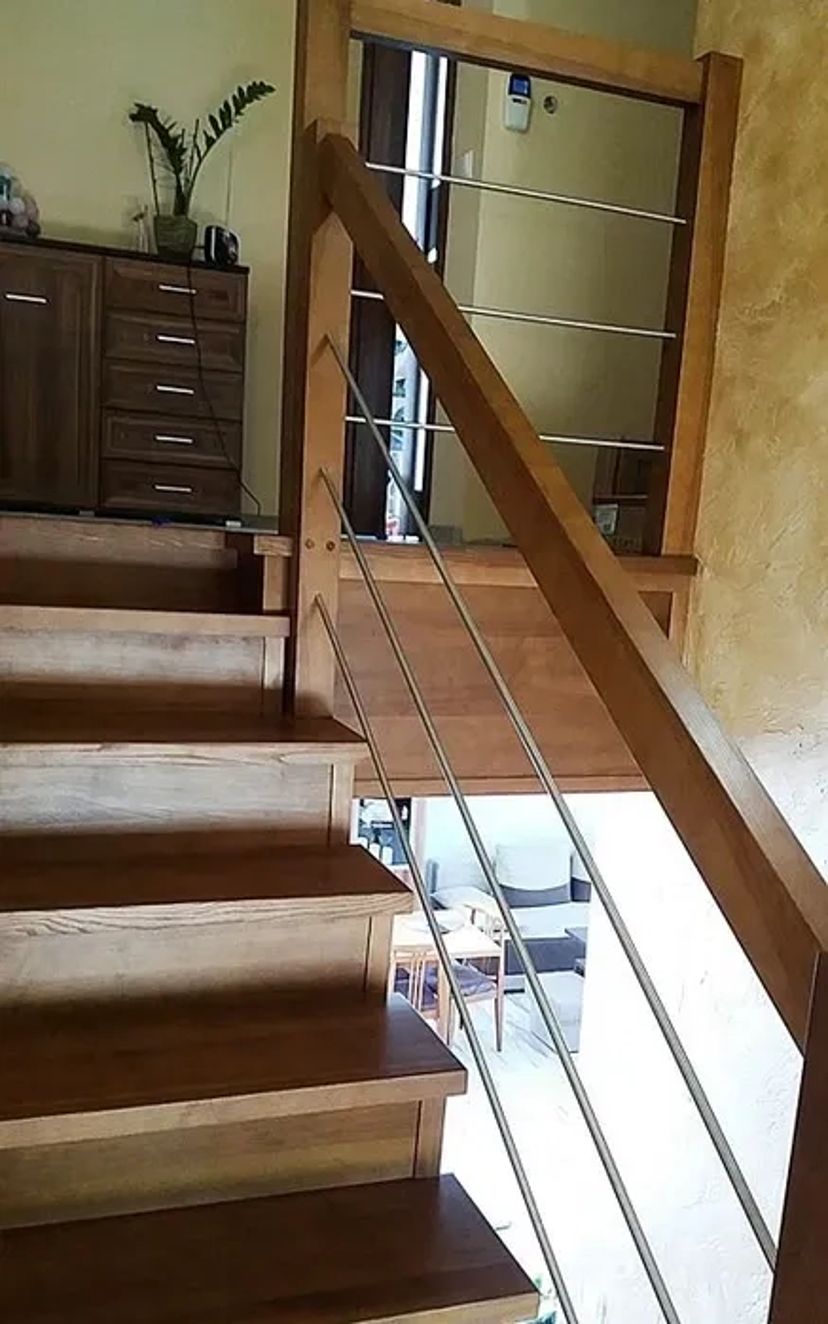 Виготовляємо під замовлення сходи