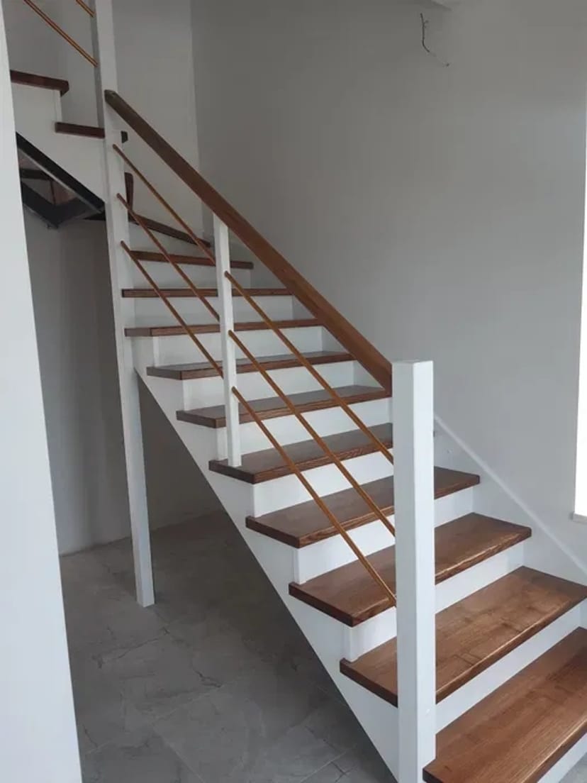 Виготовляємо під замовлення сходи