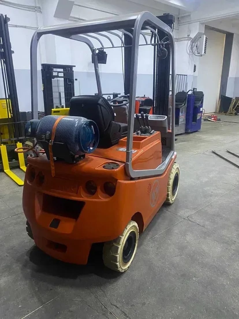 Газовий навантажувач BT CBG 18