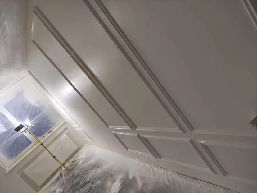 Стяжка, штукатурка, монтаж гіпсокартону, фарбування, поклейка шпалер.