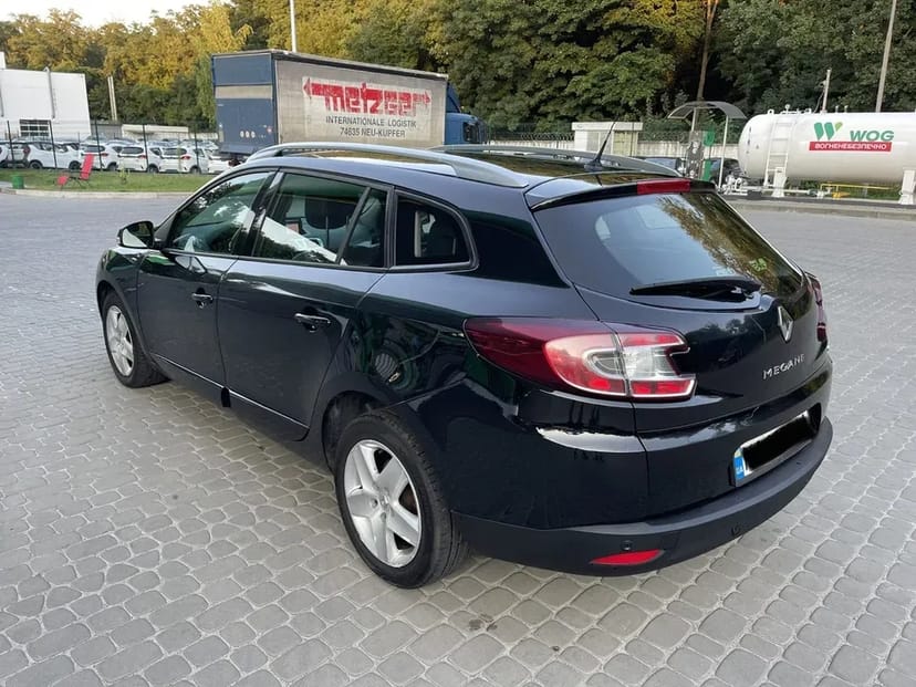 Авто  Renault Megane в Універсал (Рено Меган)